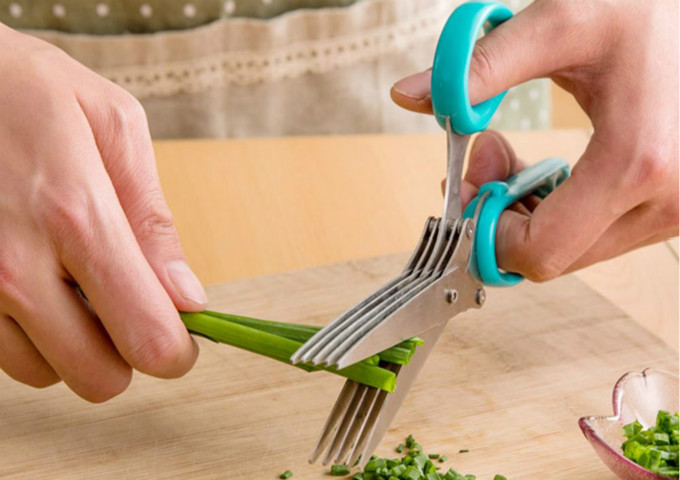 7-1/2"  Herb Scissors, Stainless Steel, 5 Blade W / Cleaning Brush | White Stone